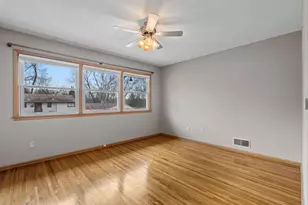 807 Rose Pl, Roseville, MN 55113 - Photo 26