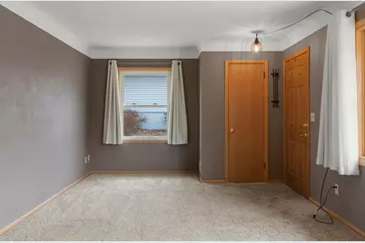 807 Rose Place, Roseville, MN 55113 - Photo 8