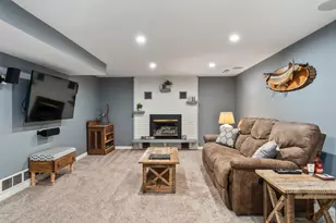 2200 2nd Ave NW, Austin, MN 55912 - Photo 38