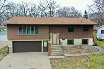 1609 7 1/2 Street SW, Willmar, MN 56201 - Photo 1