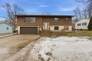 1609 7 1/2 Street SW, Willmar, MN 56201 - Photo 2