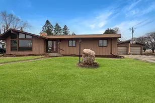 511 Guide Street N, Welcome, MN 56181 - Photo 2