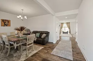 1901 Aztec Ave, Shakopee, MN 55379 - Photo 2