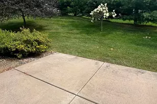 572 Williamsburg Pl, New Richmond, WI 54017 - Photo 4