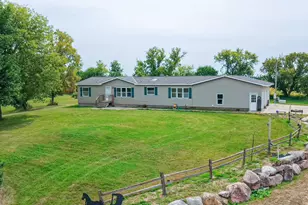 3030 60th St SW, Montevideo, MN 56265 - Photo 2