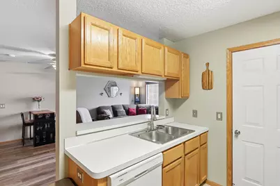 1805 Southcross Drive W #2706, Burnsville, MN 55306 - Photo 8