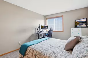 1805 Southcross Dr W, Burnsville, MN 55306 - Photo 18