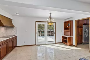 205 Hillcrest Ct, Burnsville, MN 55337 - Photo 14