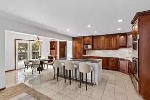 205 Hillcrest Ct, Burnsville, MN 55337 - Photo 1