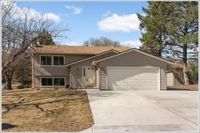8501 Zanzibar Lane N, Maple Grove, MN 55311 - Photo 2