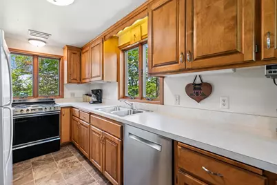 1000 Gale Island, Shorewood, MN 55331 - Photo 22
