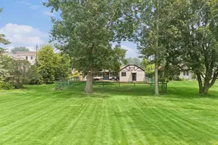 2123 Fairways Ln, Roseville, MN 55113 - Photo 2