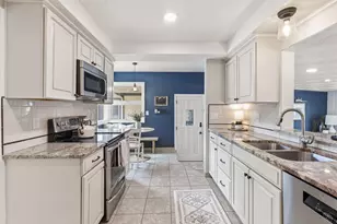 2123 Fairways Ln, Roseville, MN 55113 - Photo 14