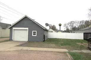 215 7th St, Dawson, MN 56232 - Photo 2