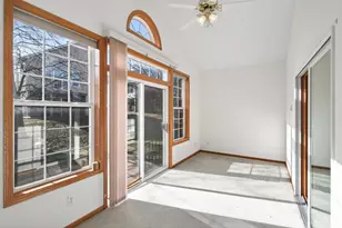 442 Meadowood Ln, Burnsville, MN 55337 - Photo 8