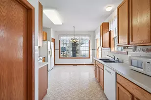 442 Meadowood Ln, Burnsville, MN 55337 - Photo 10