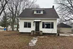 320 S Mccornell Ave, Parkers Prairie, MN 56361 - Photo 4