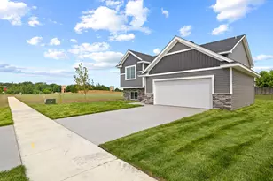 706 Margaret Ln NE, Isanti, MN 55040 - Photo 2