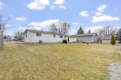 550 20th Street NE, Owatonna, MN 55060 - Photo 8