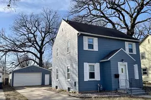 1107 10th St NW, Austin, MN 55912 - Photo 1