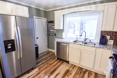 720 Arnold Avenue N, Thief River Falls, MN 56701 - Photo 16