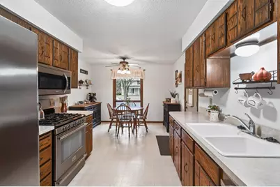 10156 Pilgrim Lane N, Maple Grove, MN 55369 - Photo 4