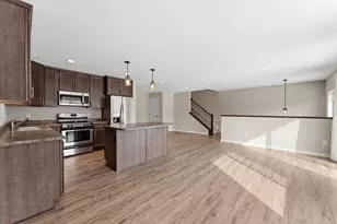 18610 Jonesboro Ct, Lakeville, MN 55044 - Photo 4