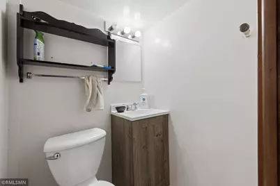 8238 Oakland Avenue S, Bloomington, MN 55420 - Photo 12