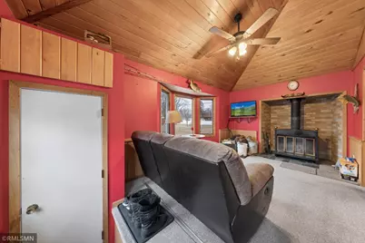 8238 Oakland Avenue S, Bloomington, MN 55420 - Photo 14