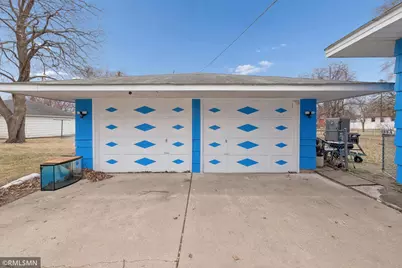 8238 Oakland Avenue S, Bloomington, MN 55420 - Photo 24