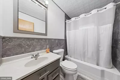 8238 Oakland Avenue S, Bloomington, MN 55420 - Photo 6