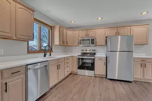 2608 10th St SW, Willmar, MN 56201 - Photo 6