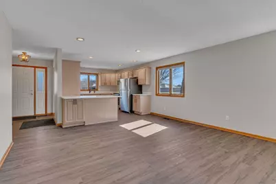 2608 10th Street SW, Willmar, MN 56201 - Photo 10