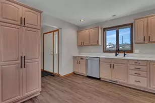 2608 10th St SW, Willmar, MN 56201 - Photo 14