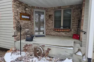 370 Pike Ct, Winsted, MN 55395 - Photo 2