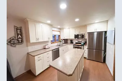 1166 Maplewood Drive, Worthington, MN 56187 - Photo 12