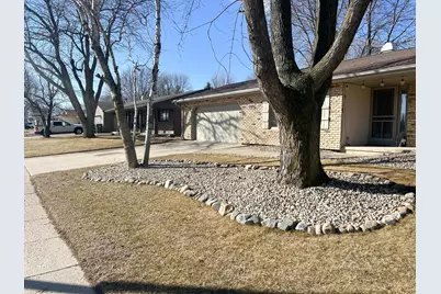 1166 Maplewood Drive, Worthington, MN 56187 - Photo 4