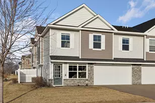 8067 Abercrombie Ln, Woodbury, MN 55129 - Photo 2