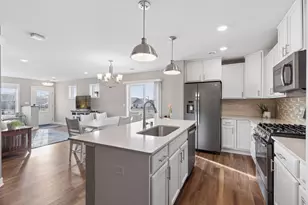 8067 Abercrombie Ln, Woodbury, MN 55129 - Photo 16