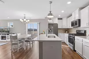 8067 Abercrombie Ln, Woodbury, MN 55129 - Photo 16