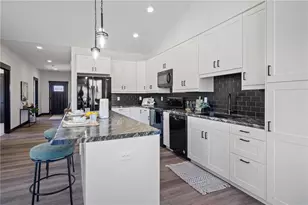 3355 Iris Dr, Eau Claire, WI 54703 - Photo 16