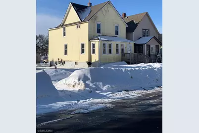 124 E 17th Street, Hibbing, MN 55746 - Photo 1