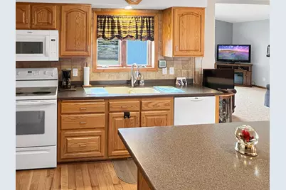 818 E 2nd Street N, Truman, MN 56088 - Photo 18