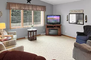 818 E 2nd St N, Truman, MN 56088 - Photo 6