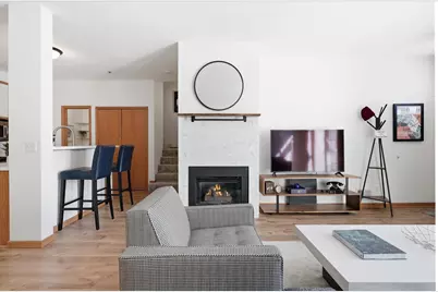 8449 Cortland Road, Eden Prairie, MN 55344 - Photo 10