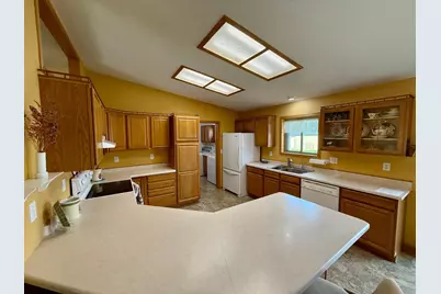 510 Ash Avenue, Bird Island, MN 55310 - Photo 12