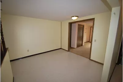 1901 Yorkshire Avenue S, Hopkins, MN 55305 - Photo 26