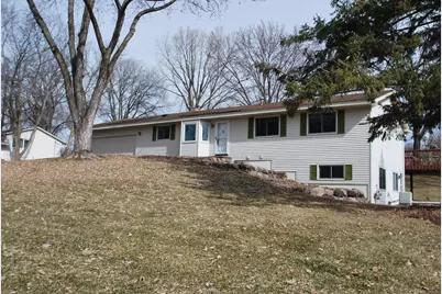 1901 Yorkshire Avenue S, Hopkins, MN 55305 - Photo 2