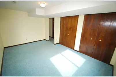 1901 Yorkshire Avenue S, Hopkins, MN 55305 - Photo 30