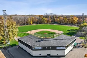 1724 Oak creek pass, Chaska, MN 55318 - Photo 34